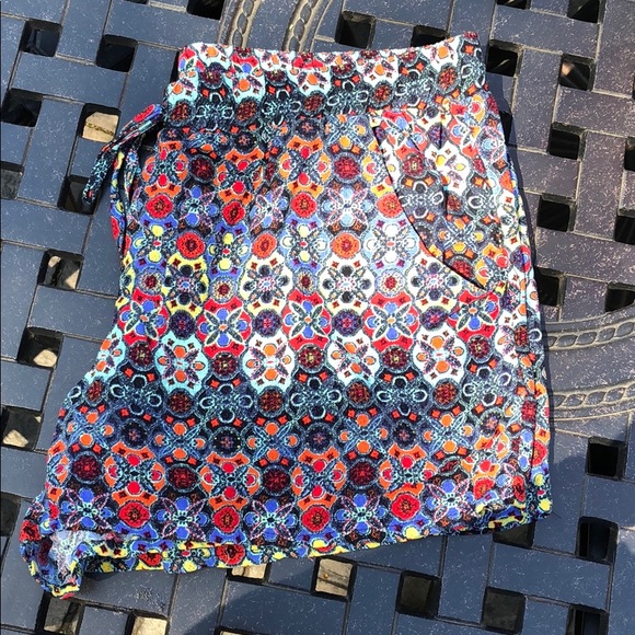 Bright Patterned Soft Shorts - Picture 3 of 4